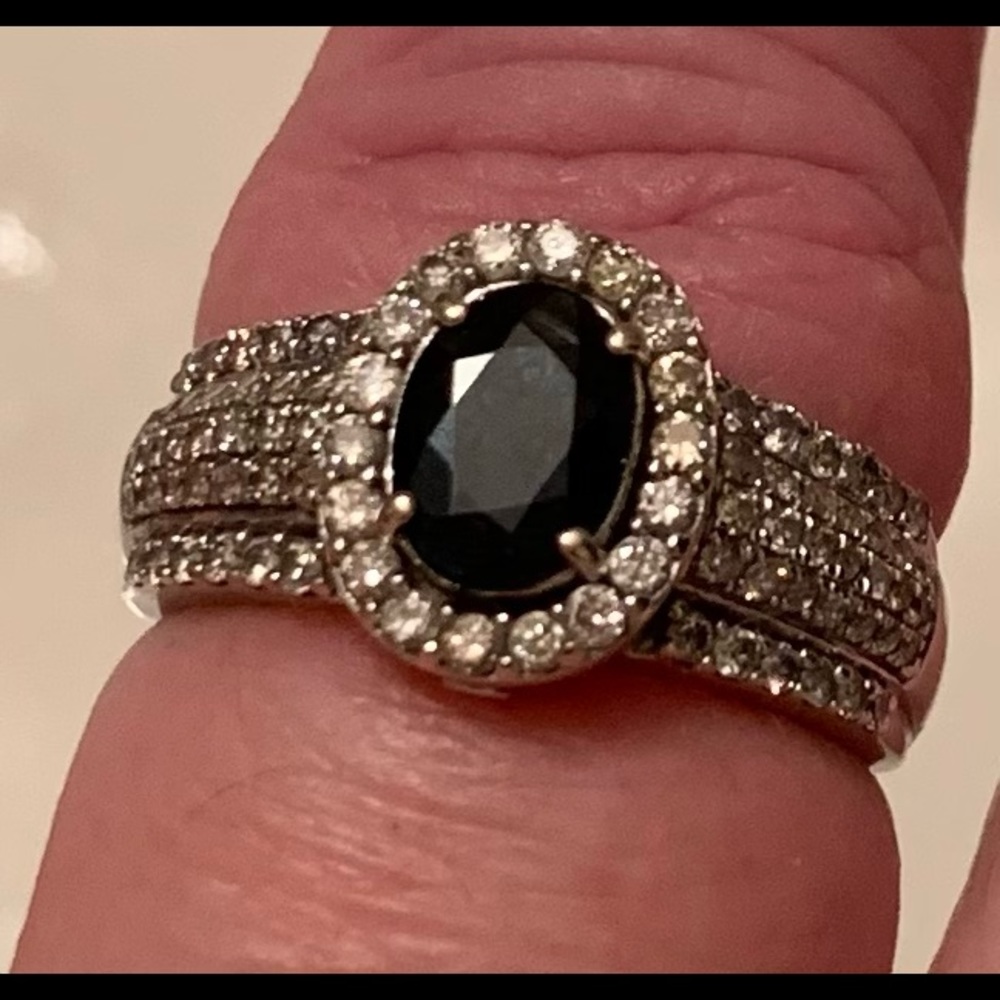 14 KT WHITE GOLD SAPPHIRE & DIAMOND RING